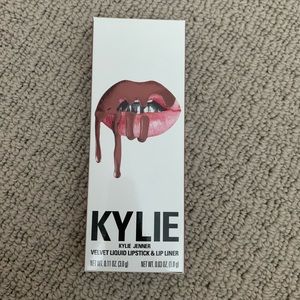 Kylie Velvet Liquid Lipstick & Lip Liner